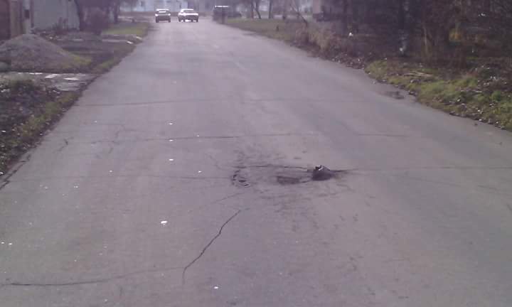 Krasnohorivka photos: GRAD missiles parts just on the road