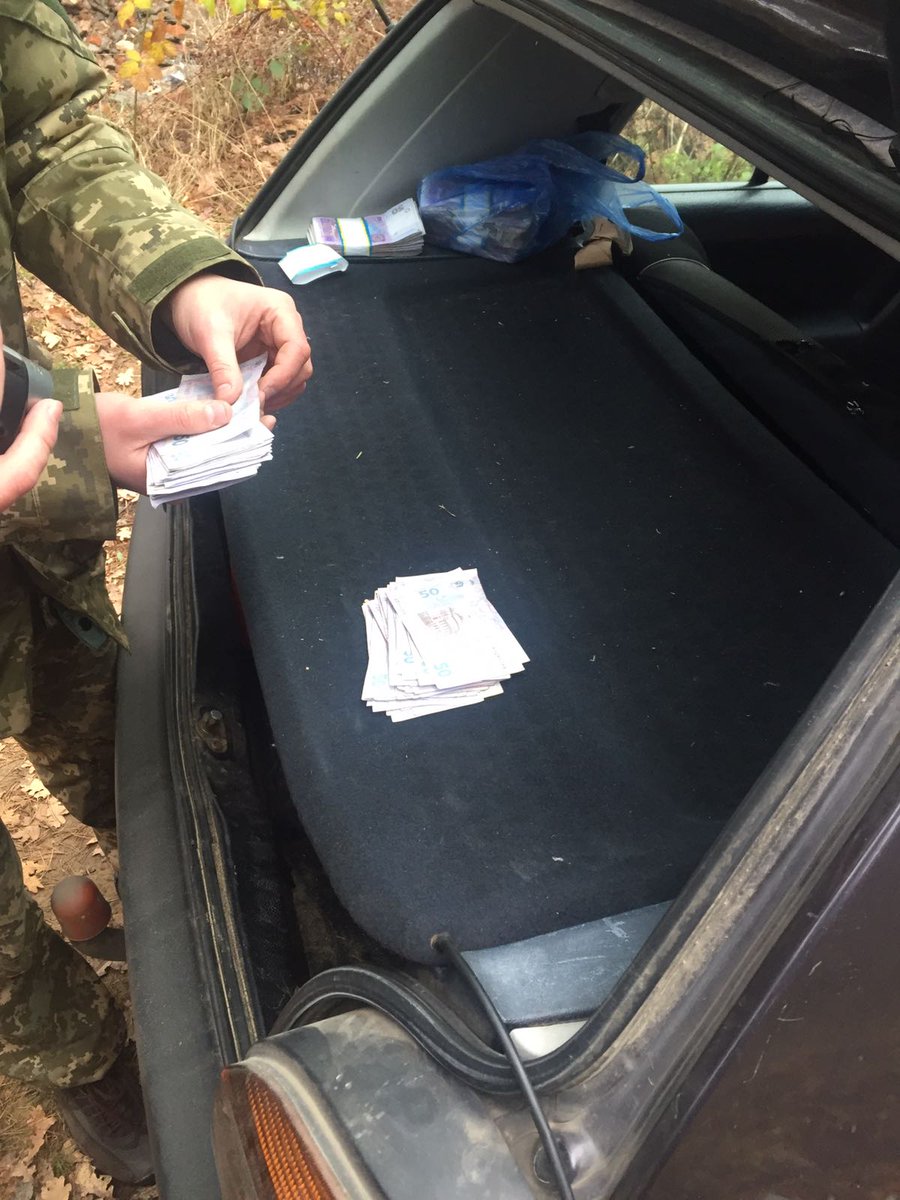 .@ServiceSsu detained 2 Ukrainian servicemen in attempt to sell ammunition stolen from their military unit