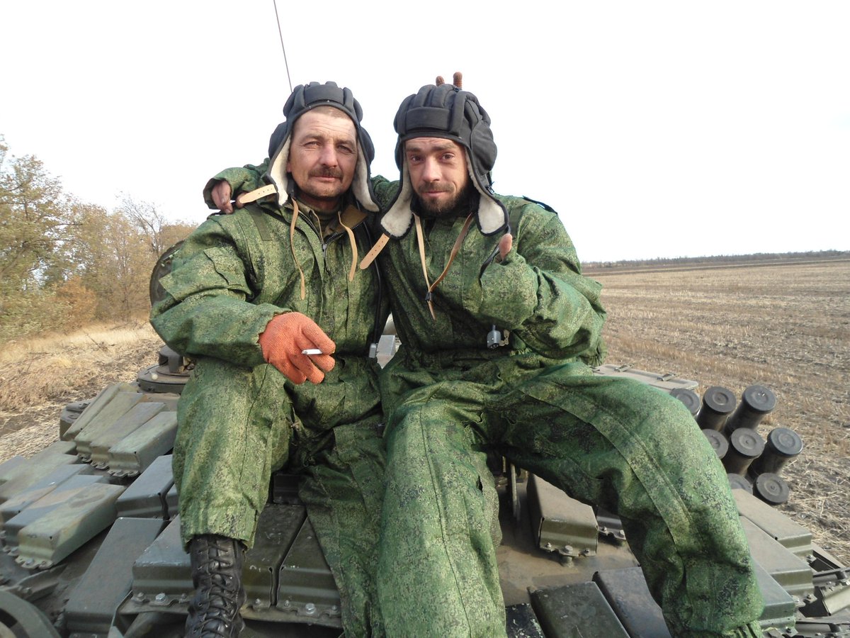 Picture: Russian tanks in Novoazovs'k area on November 19