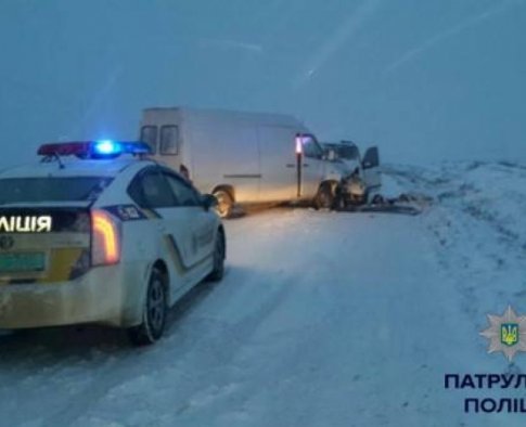 As snow blankets Ukraine reports of accidents continue to come in with reports of deaths and dozens of injured