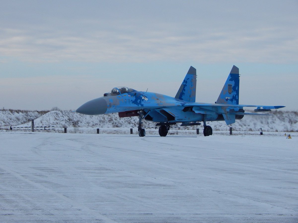 Col. Oleksandr Motuzyanyk: UA military pilots improve their flying skills in winter time  