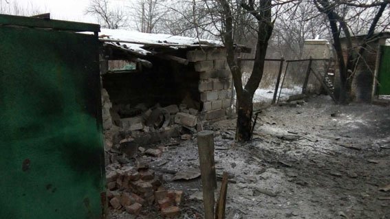 Avdiivka: Damage after this morning shelling on Levanevskogo street
