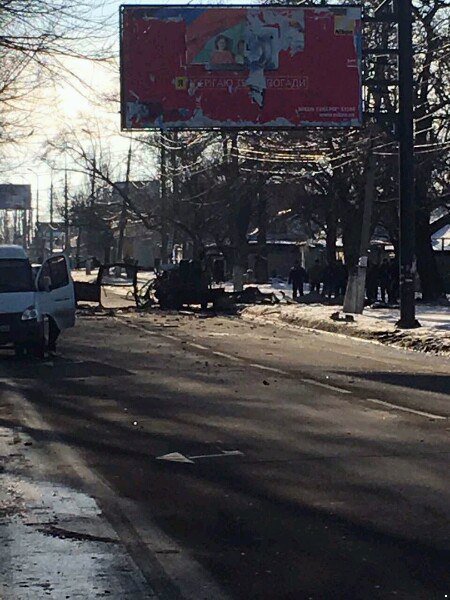 Van destroyed after heavy explosion in Western Donetsk, cause not clear