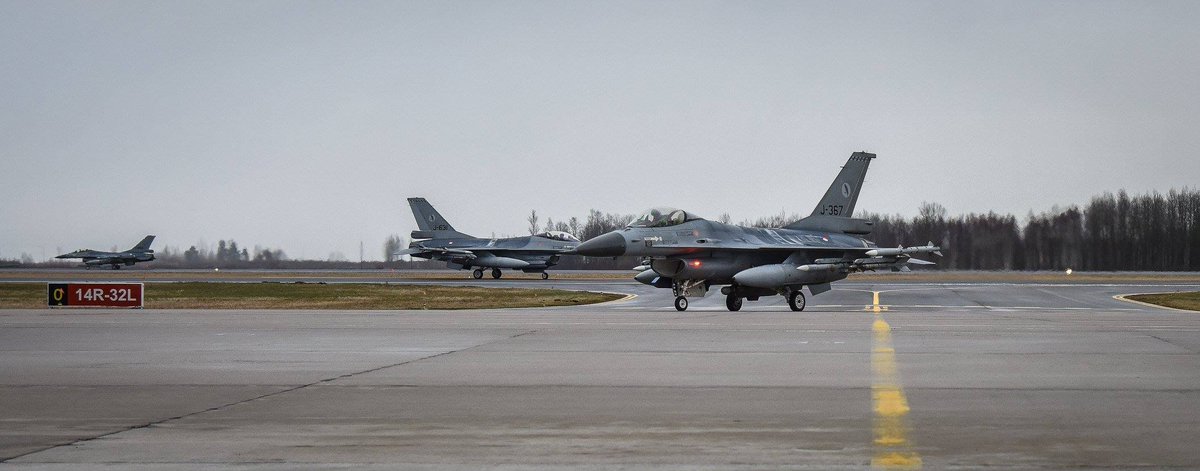 4x Royal Netherlands Air Force F-16s have landed at Šiauliai Air Base - Lithuania