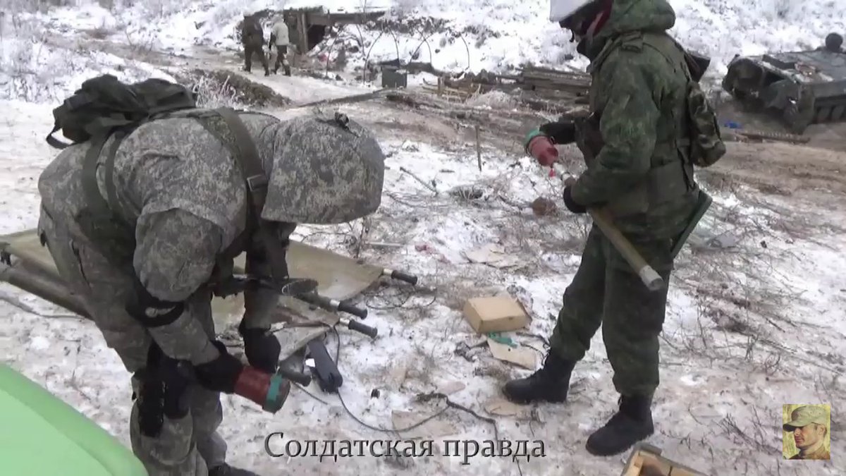 Pictures: Russian forces planting landmines near Svitlodarsk