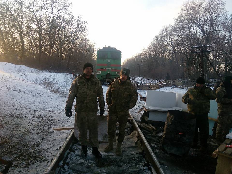 Blockade of occupied territories of Donbas is ongoing amid rumors of  police crackdown
