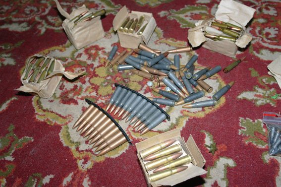 Col. Motuzyanyk: The police detained a former militant in Bahmut. A weapons cache was disclosed at his residence  
