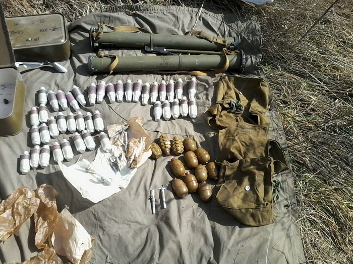 قوات الأمن الأوكرانية تعثر على مخبأين للسلاح في منطقة عمليات مكافحة الأرهاب 