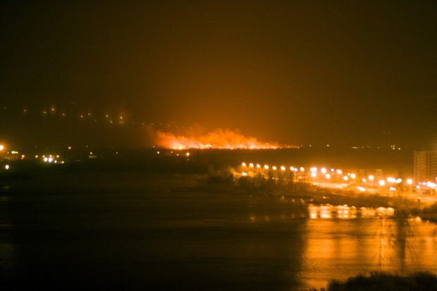 Ukraine: Large scale fire has erupted tonight near Kyiv. Started near Svyatishche Lake.  