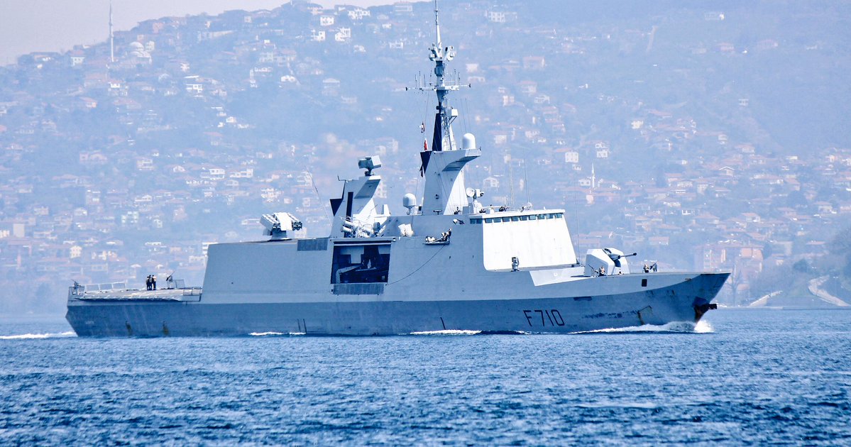 La Fayette class @MarineNationale frigate La Fayette F710 departed Black Sea after 20 days  and  transited Mediterranean-bound Bosphorus  