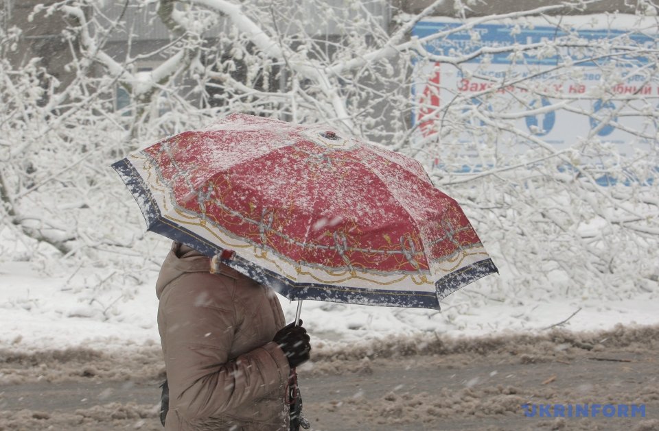 Heavy property damage in Kharkiv as result of sudden snow storm