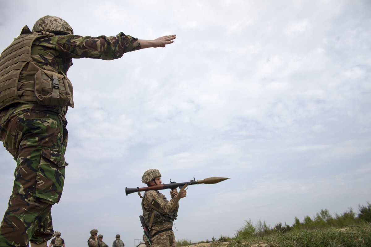 US Soldiers teach Ukrainian troops how to employ RPGs at Yavoriv Combat Training Center