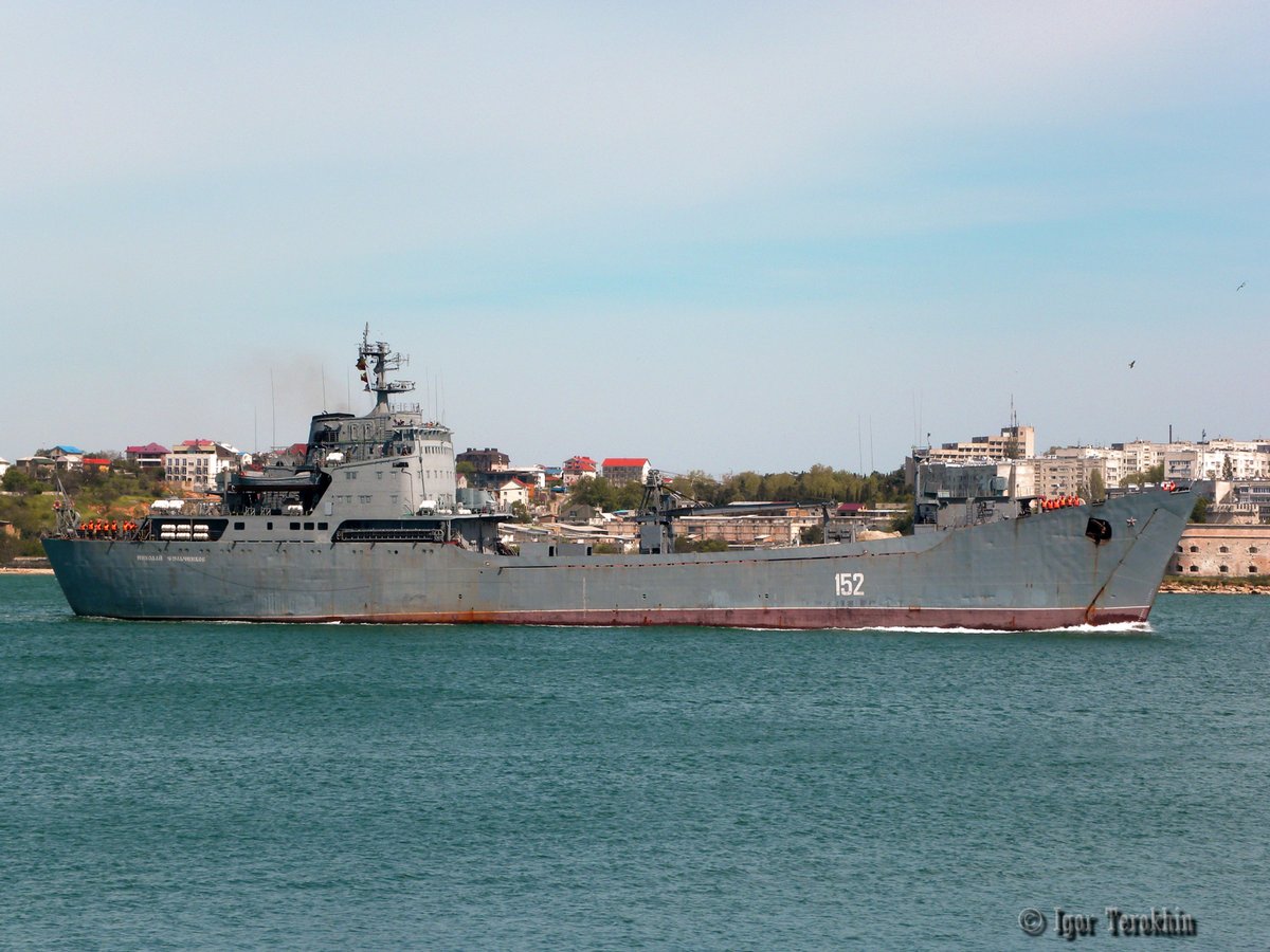 Rus Donanmasından LST Nikolay Fil'chenkov adlı çıkarma gemisi bugün Suriye'den Sevastopol'a döndü.