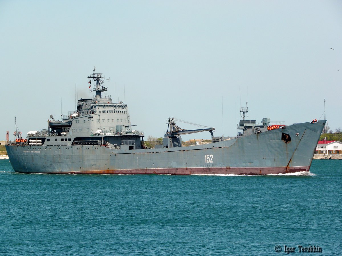 Rus Donanmasından LST Nikolay Fil'chenkov adlı çıkarma gemisi bugün Suriye'den Sevastopol'a döndü.