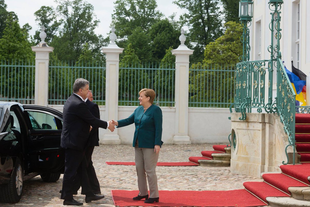 Poroshenko-Merkel meeting earlier today