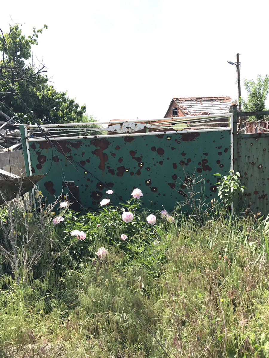 .@JHahnEU: Shyrokine: pictures of destruction show extent of human suffering +material damage #EasternUkraine+country as a whole have to cope with This suffering+destruction must stop! Protection+security of people 1st priority! #Minsk agreements must be fully implemented!