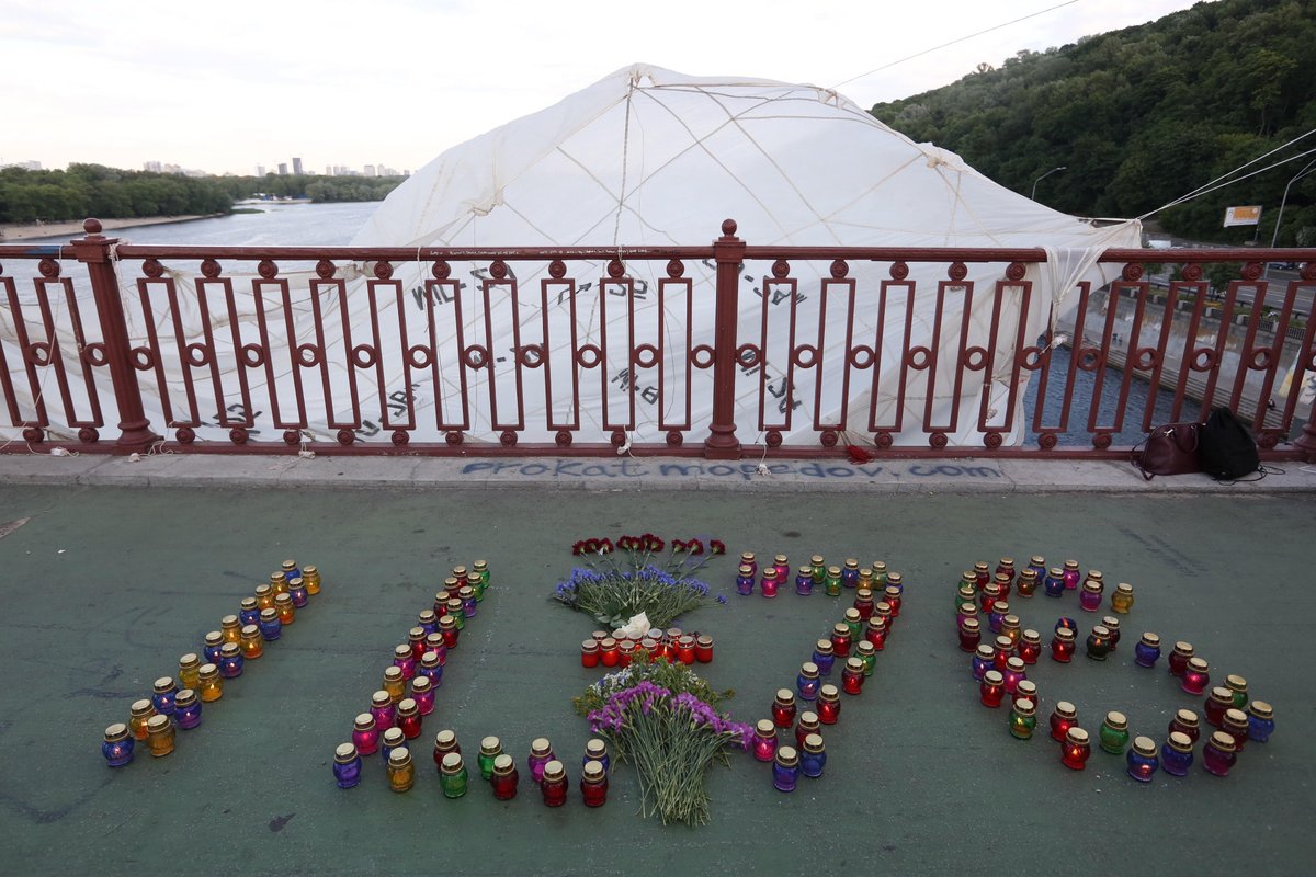 Vigil in memory of those who were killed onboard of Il-76 which was shotdown in Luhansk airport 3 years ago