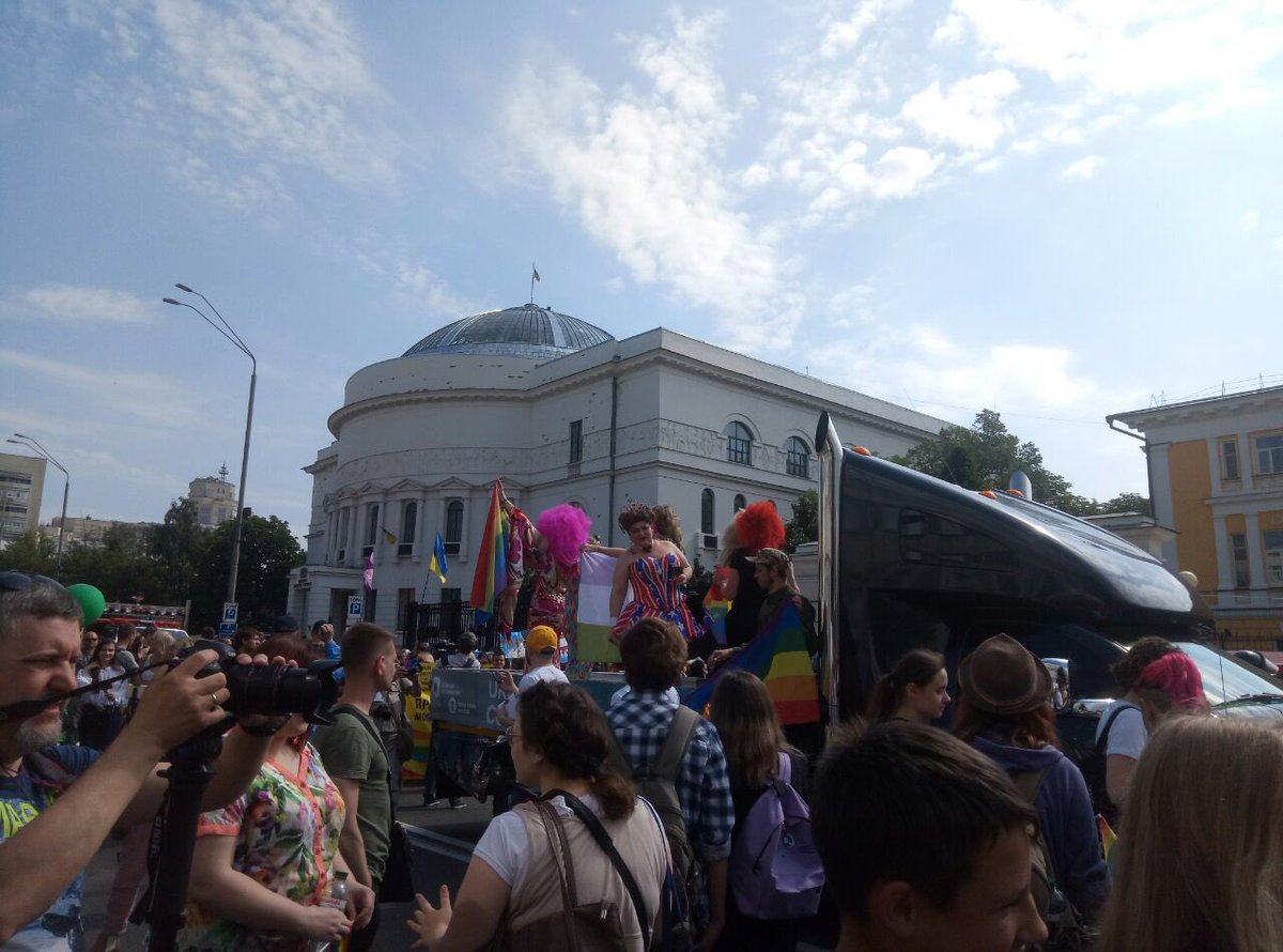 #KyivPride2017 chanting: human rights above all