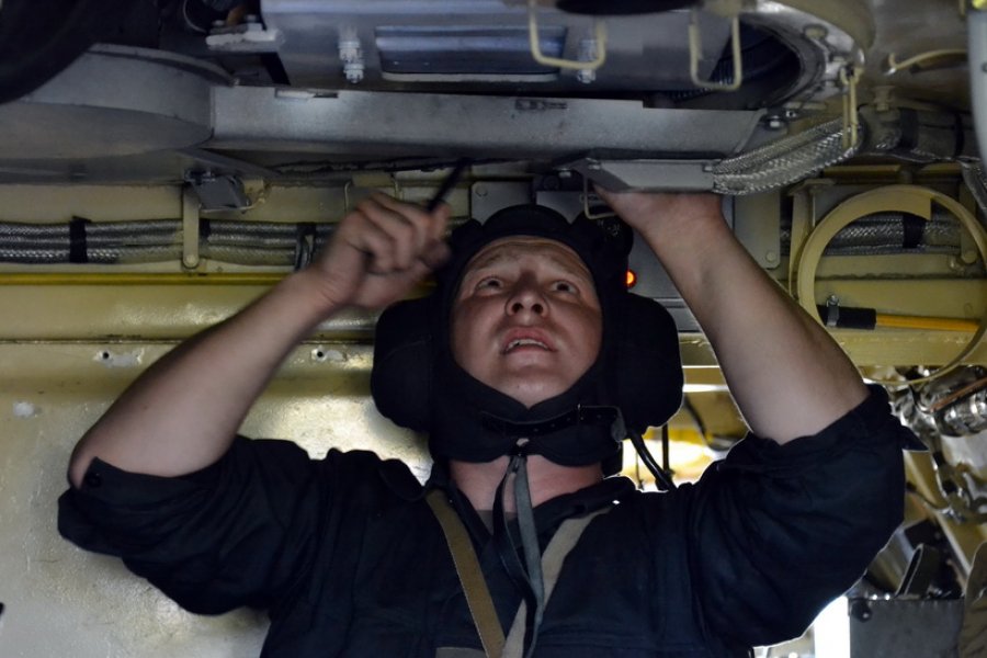 Ukrainian National guard held competition of APC drivers