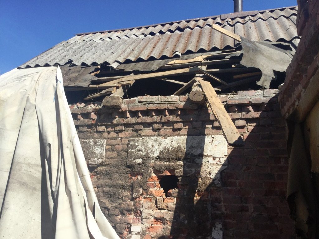 Damage in Verkhnotoretse after shelling