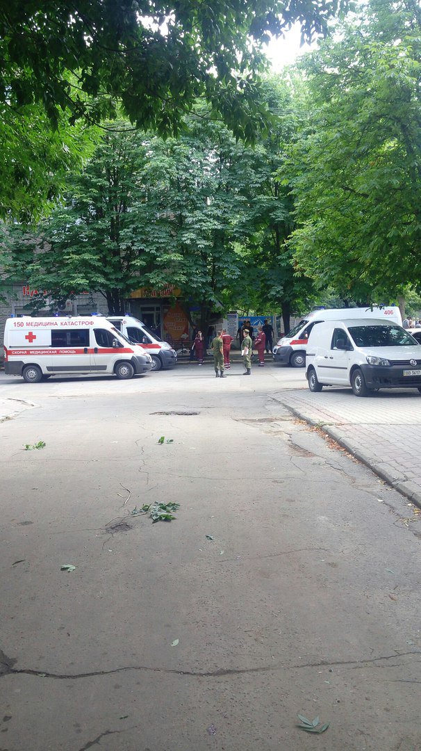 Explosion in central Luhansk. Massive  emergency service response