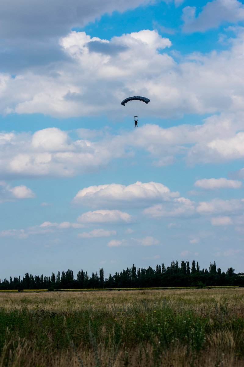#SeaBreeze is underway in Ukraine - U.S. Navy Spec Warfare Operators and Ukrainian SOF Ready Forces are conducting airborne ops at Ochakiv 
