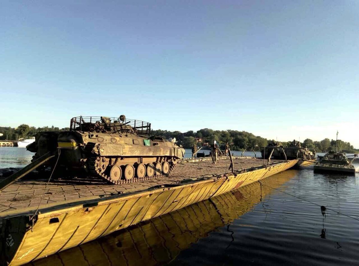 Drills of 10th mountain storm brigade at Dnipro river