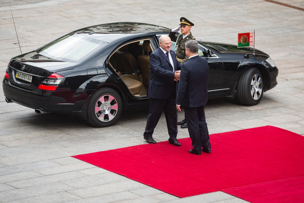 Meeting between Presidents of Ukraine  and  Belarus has started  