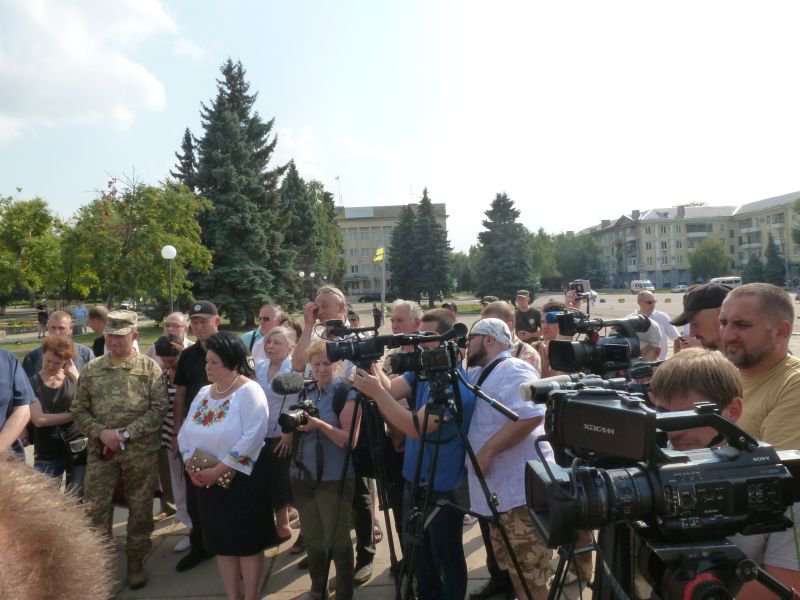 The US special envoy Volker and Ambassador Yovanovitch at a press conference in Kramatorsk: We know who started and supported this war 