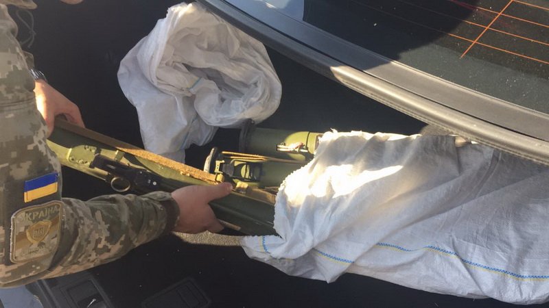 In Dnipro region SBU detained the man in attempt to sell four grenade launchers 