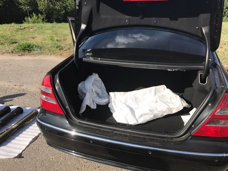 In Dnipro region SBU detained the man in attempt to sell four grenade launchers 