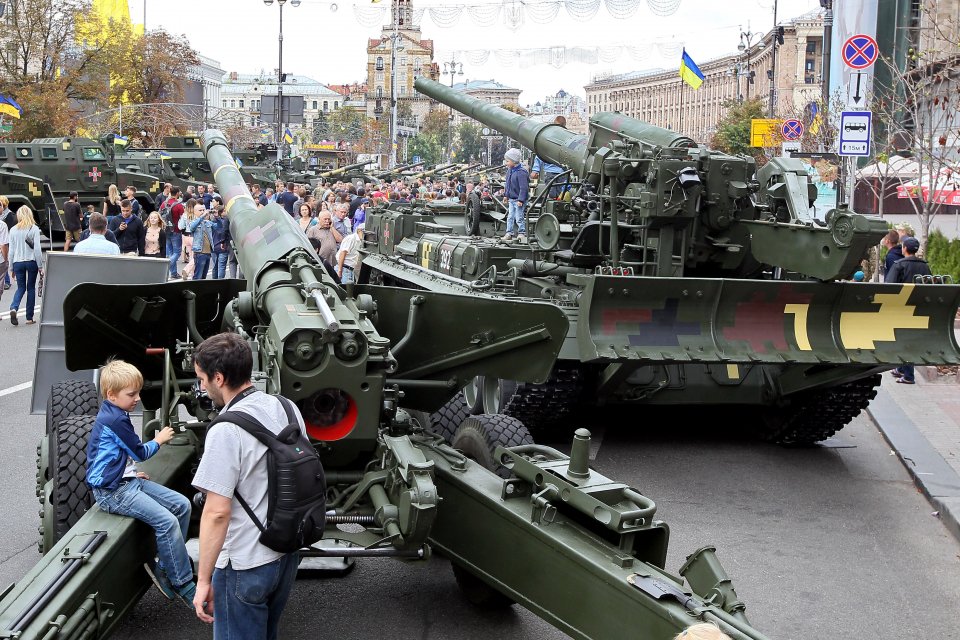 About 70 pieces of military equipment are on demo in Central Kyiv