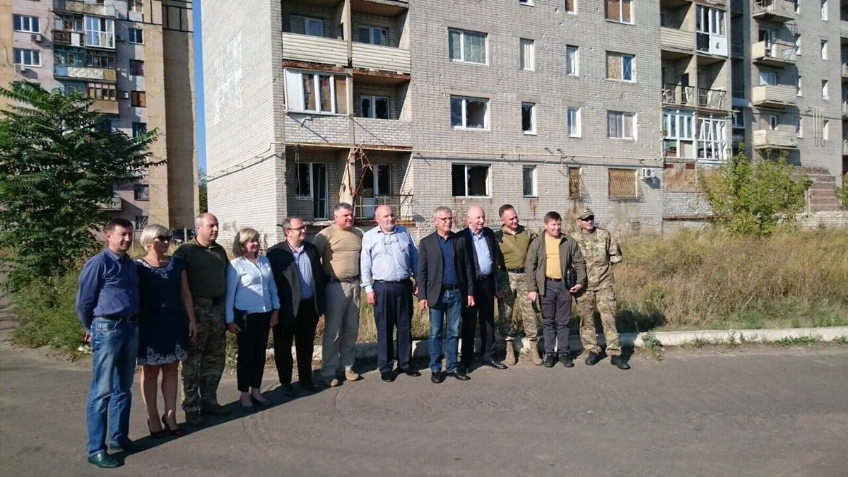 وزير الخارجية بافلو كليمكين: شهد النواب الفرنسيون اليوم عواقب العدوان الروسي ضد أوكرانيا بأعينهم. بعد المناطق السكنية نتيجة القصف في أفدييفكا