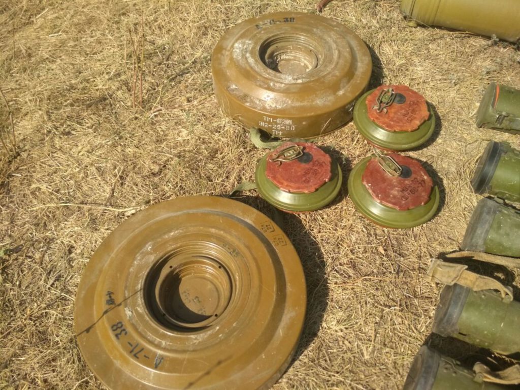 Border guards seized ammunition near Novotroits'ke, Donetsk region