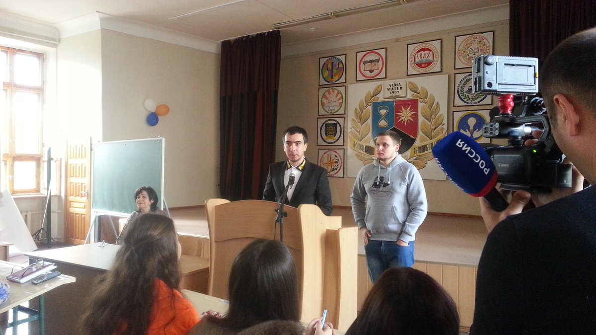 The Kremlin's pranksters Vovan and Lexus who pretend to be politicians talking to other politicians gave a lecture in occupied Donetsk.   