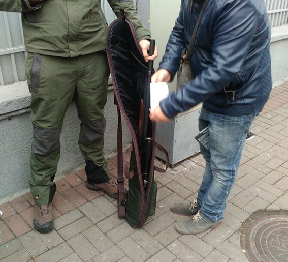 Kyiv police detained armed man near Verkhovna Rada