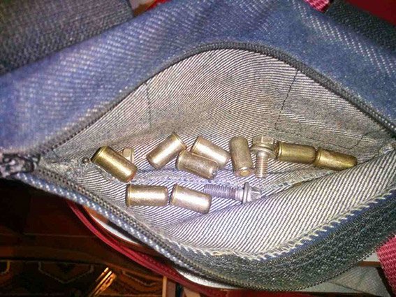 Police seized 1 kg of gunpowder and a pistol from local in Kahovka