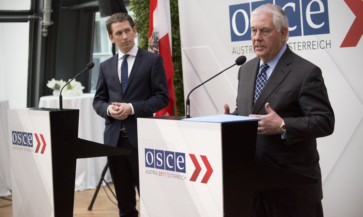In joint press avail with @SebastianKurz on margins of OSCEMC17, Sec. Tillerson voiced support for @OSCE, appreciation for work of Chair-in-Office @AUT_OSCE, and called on Russia to allow full, safe, unfettered access to @OSCE_SMM in Ukraine