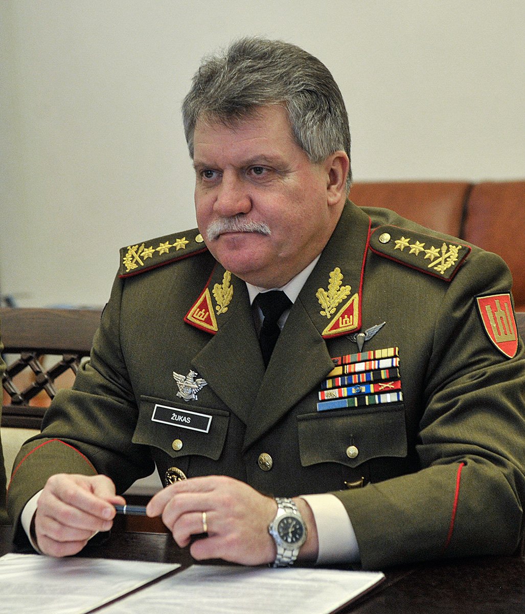 Oleksandr @Turchynov met with Chief of the Armed Forces of the Republic of Lithuania Jonas Vytautas Zukas. Lithuania's help is extremely important and valuable to us, - Mr. Turchynov noticed.    