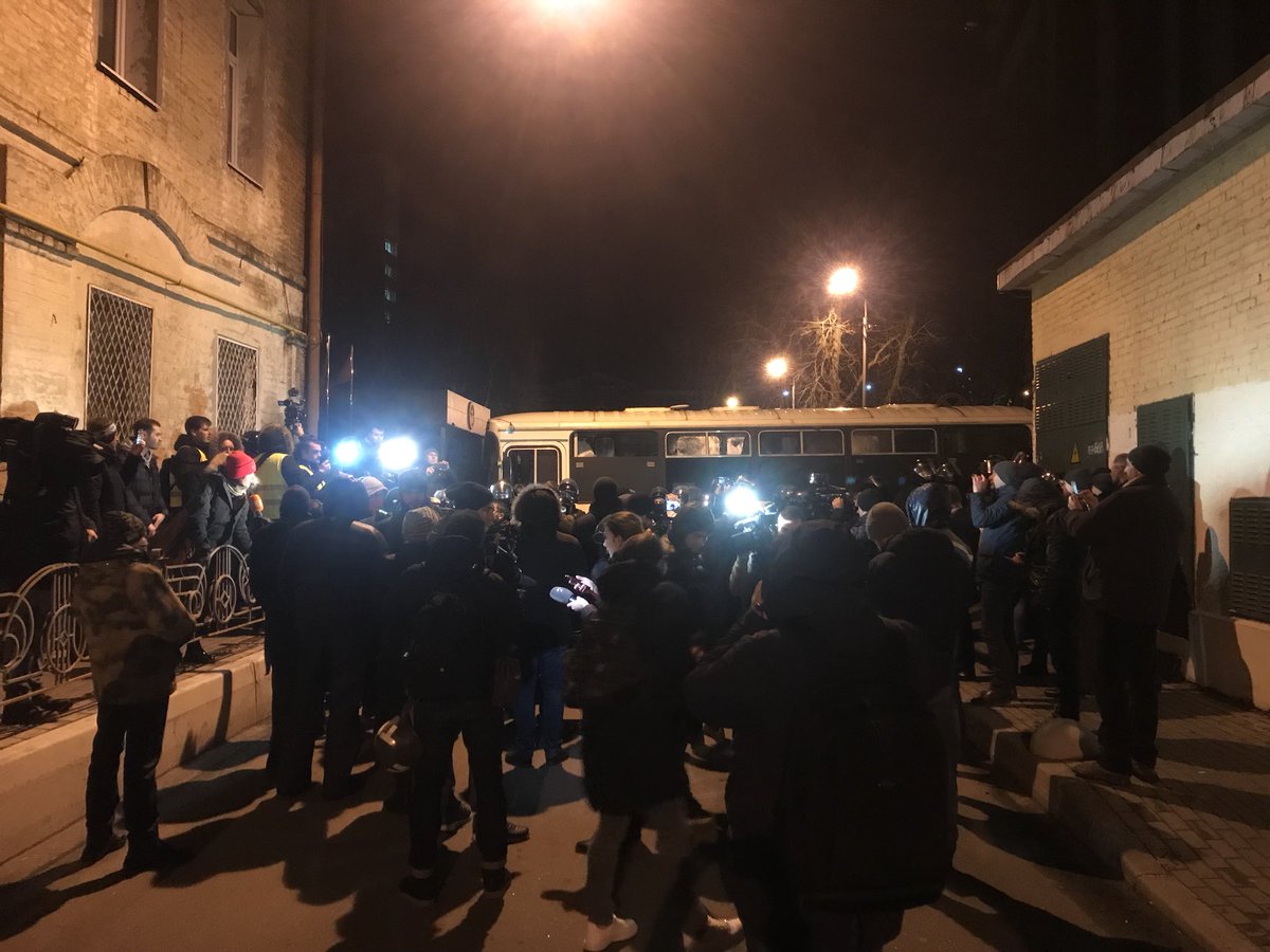 Photos: situation now at SBU office at Askol'div Ln