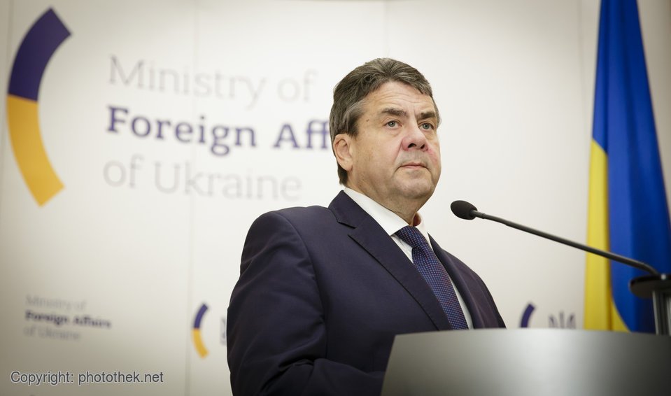 FM @sigmargabriel in Kyiv on Eastern Ukraine: This is a conflict that concerns all of Europe. We urgently need a ceasefire. A UN mission could be a real chance. However, it would have to help preserve the territorial unity of Ukraine 