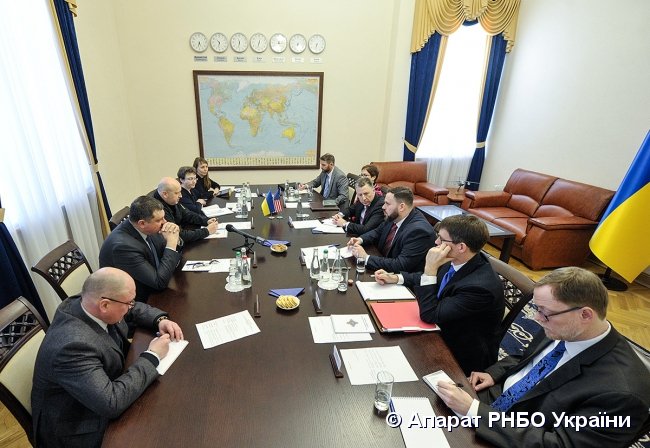 @Turchynov discussed with @SpecRepUkraine the situation in the East of Ukraine due to Russia's military aggression, the Law of Ukraine on temporarily occupied territories, sanctions against Russia and reforming of Ukraine's defense-industrial complex.    