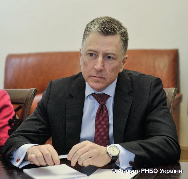 @Turchynov discussed with @SpecRepUkraine the situation in the East of Ukraine due to Russia's military aggression, the Law of Ukraine on temporarily occupied territories, sanctions against Russia and reforming of Ukraine's defense-industrial complex.    