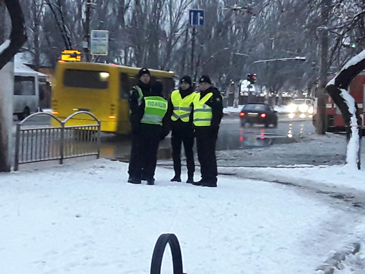 Suspicious package was found in Central Mariupol, police cordoned off the site