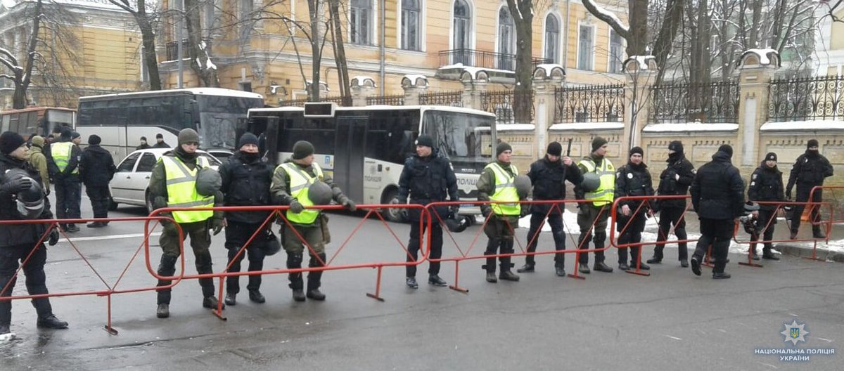 Kyiv: About 3000 police and military personnel of the National Guard monitor security situation today