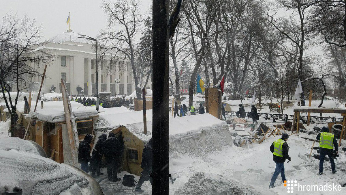 Photo at tent camp near Rada 