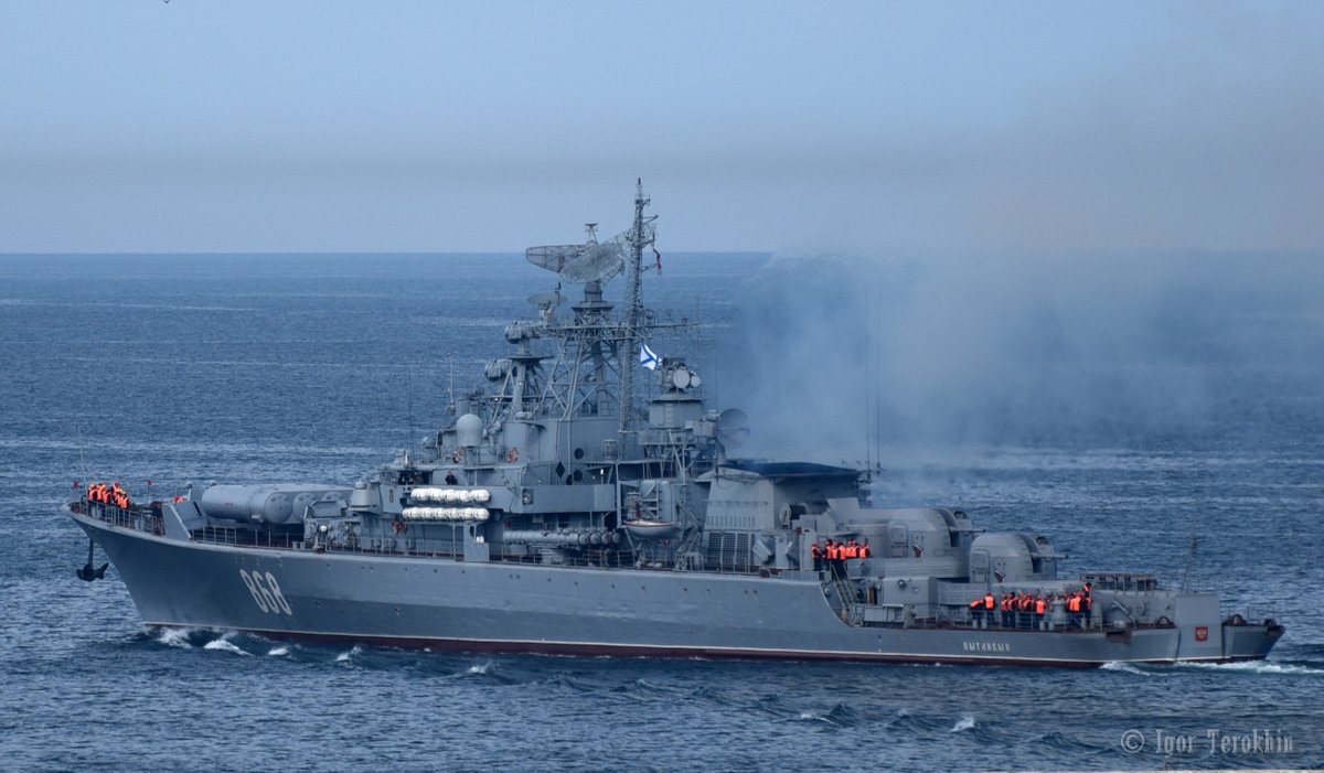 Russian Navy  868 'Pytlivyy' Krivak II Class frigate is leaving Sevastopol harbor, following  490 'Admiral Essen', a Admiral Grigorovich Class frigate  which left yesterday. March 13, 2018.   