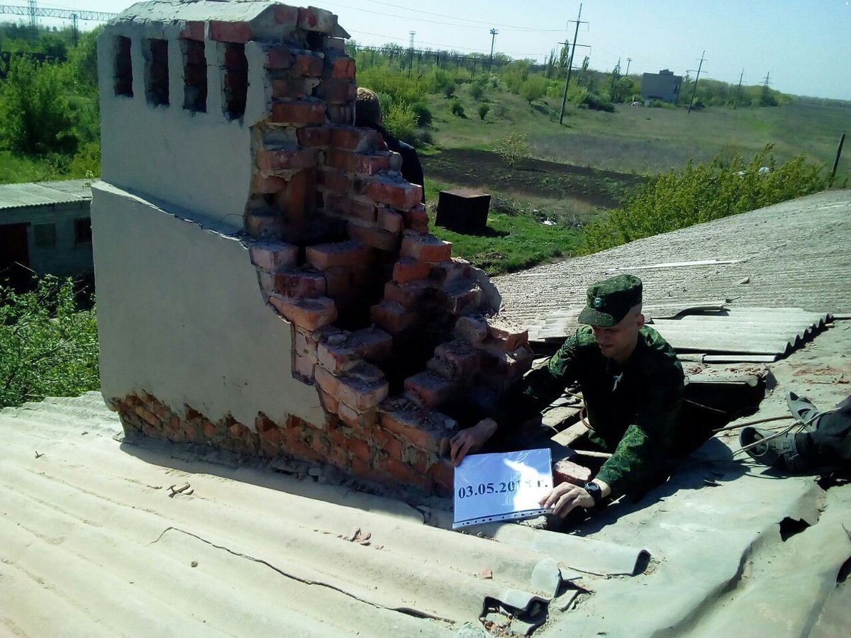 Damage after shelling in Olenivka on Depovskaya street