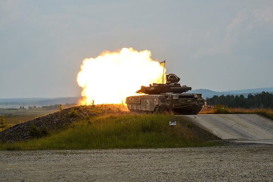 Ukrainian soldiers assigned to the 1st Tank Company, 14th Mechanized Brigade complete the Defensive Operations Lane during the Strong Europe Tank Challenge