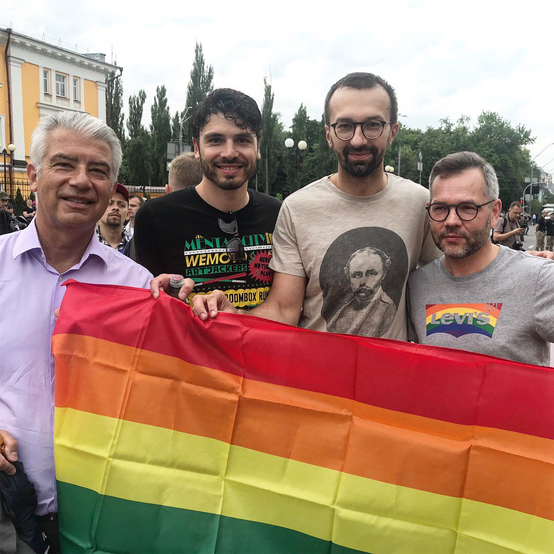 MP Leschenko: Was honor to be in the first row of KyivPride2018 together with @svitlanaza @MiRo_SPD @MaximEristavi @RebHarms @WaschukCanUA. It was the most crowded LGBT-pride since we can march openly with rainbow's flags. One more big step of Ukraine toward Europe   